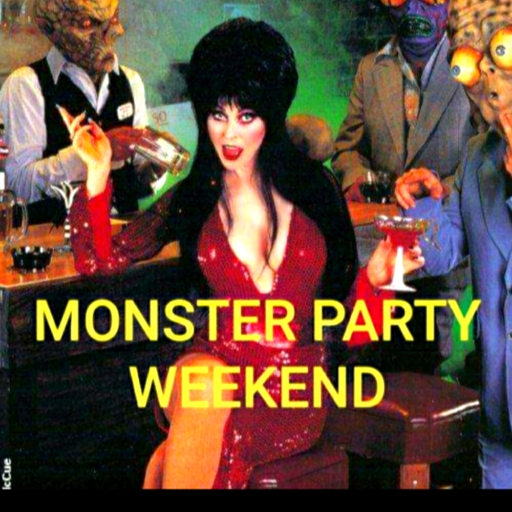 Sweet dreams and screams. Yours Cruelly, Elvira mistress of the dark🖤💤💋 - Picture 10 of 16
